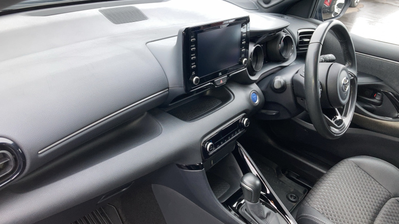 Toyota Yaris 1.5 Hybrid Dynamic 5dr CVT Hybrid Hatchback